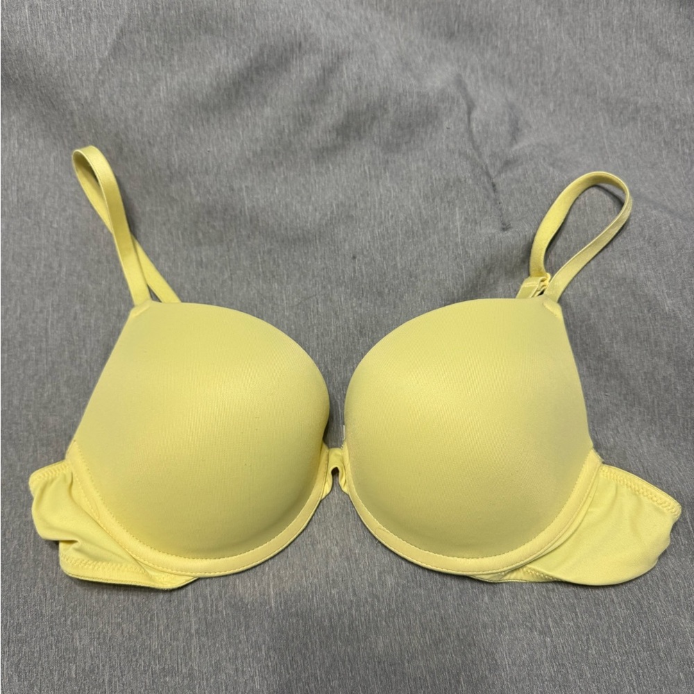 Victoria's Secret Light Yellow Bra